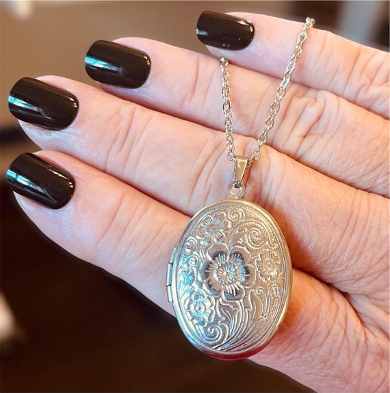 Oval Locket Necklace with Plumeria Solid Perfume