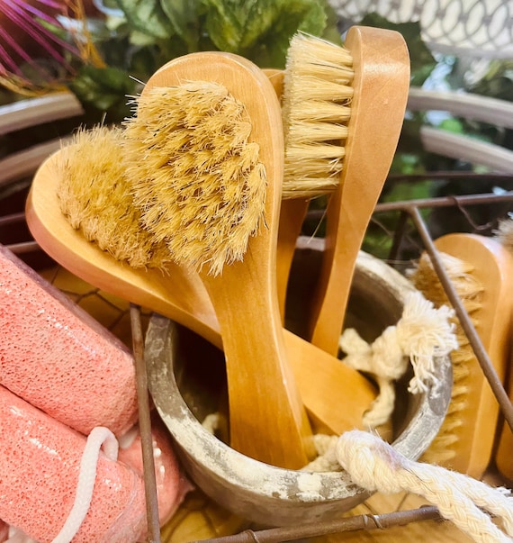 Dry Brush For Face Care