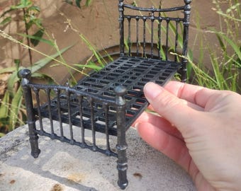 1:12 Scale Victorian Dollhouse Bed – STL Digital Download