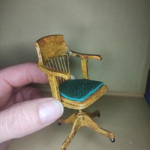 1:12 Victorian Desk Chair - STL download for 3D filament printers