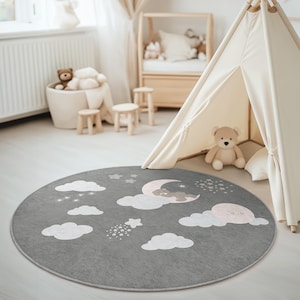 Süße Träume Teppich für Babyzimmer: Bär auf dem Mond, Krabbeldecke für Babyzimmer, Sterne & Wolken Kinderteppich, Kinderzimmerteppich in Grau