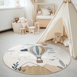 Heißluftballon Abenteuer Kinder runder Teppich - Bodenmatte mit Bergen & Wolken - Blauer Spielzimmer Teppich für Babys oder Kleinkinder Zimmer