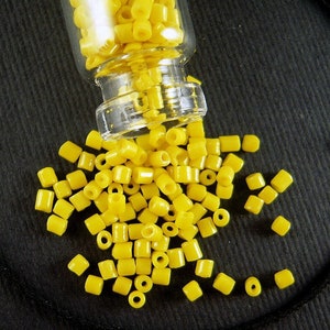 Yellow Italian Glass Short Bugle Beads - 1.5x2mm - Bright Yellow - Antique Venetian Bugle Beads for Jewelry Making & Specialty Work - CV358