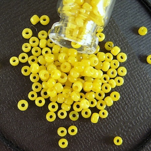 Greasy Jonquil Yellow Antique Italian Glass Seed Beads - 1x2mm - Opaline Semi Translucent & Opaque Yellow Beads for Jewelry Beadwork - CV194