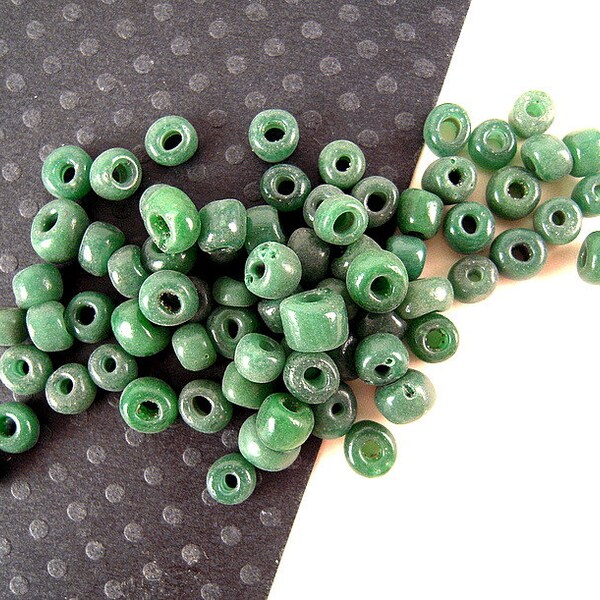 GORGEOUS Rústico Verde Antiguo Italiano Glass Seed Beads / Pony Beads - 5mm - 0.6 oz - Perlas de vidrio veneciano verde distorsionado - CV179