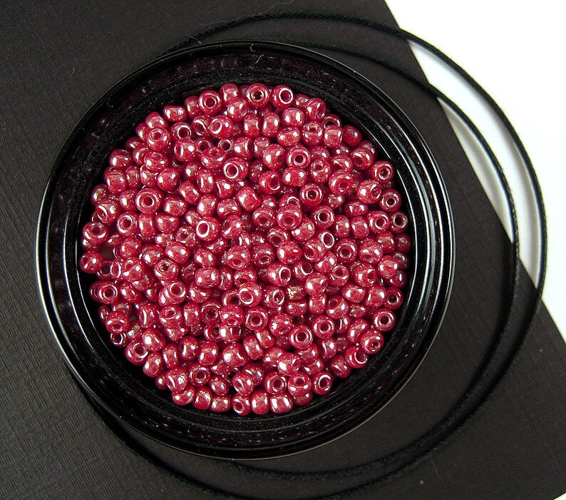 RARE Dark Luster Rose Antique Italian Seed Beads 3.1mm CV196 Iridescent Dark Pink Glass Seed Beads for Embroidery /& Jewelry Making