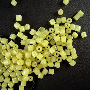 Rustic &quot;Greasy&quot; Yellow Italian Glass Short Bugle Beads - 2.5x3mm - Antique Pale Yellow Venetian Glass Beads for Jewelry & Beadwork - CV378