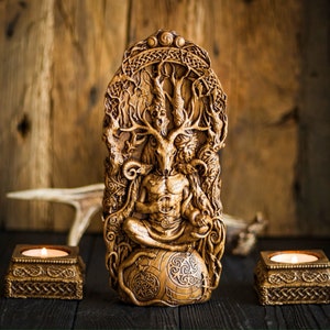 &quot;Handgefertigte Eiche Cernunnos Statue: Keltischer &quot;&quot;Gehörnter Gott&quot;&quot; Altar Dekor.&quot;