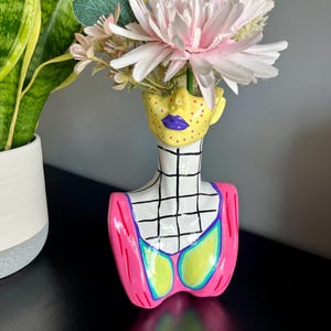 Hand-Painted Pop Art Face Vase – Abstract Body, Dopamine Decor
