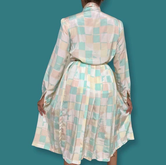 Light Colored  2 piece skirt set - image 5