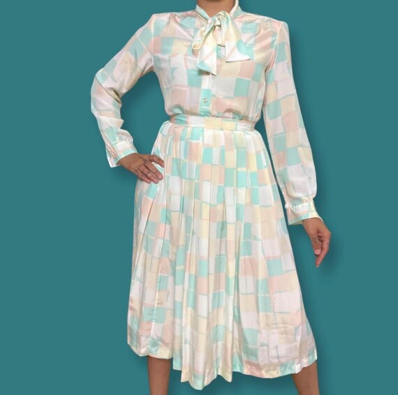 Light Colored  2 piece skirt set - image 1