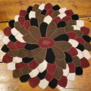 Pointsettia Petal Mat PRINTED PATTERN