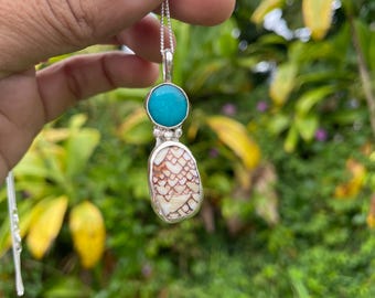 Collier en argent sterling avec turquoise et coquillages coniques en textile