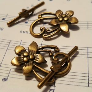 Flower Toggle Clasp - 12 sets - Antique Bronze Clasp - Bronze Clasps - Necklace Clasp - Bracelet Clasp - Bronze Toggle Clasp
