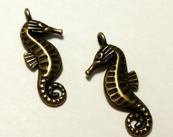 Bronze Seahorse Charm - 10 pcs. - Seahorse Charms - 3D Seahorse - Seahorse Charms -  Ocean Charms - Seahorse - Charms