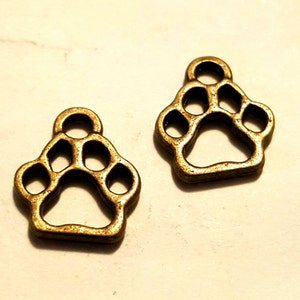 Bronze Paw Print - 10 pc - Bronze Paw Charm - Bronze Dog Charm - Bronze Cat Charm - Animal Charm -  Dog Paw Charm - Cat Paw Charm