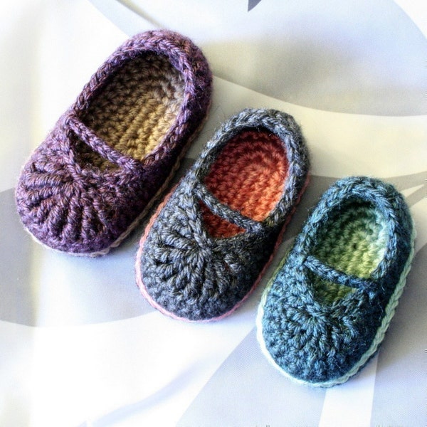 Baby Mary Jane Skimmers (crochet pattern)