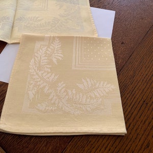 Set of 4 Damask Dinner Napkins, Yellow, Vintage Never Used