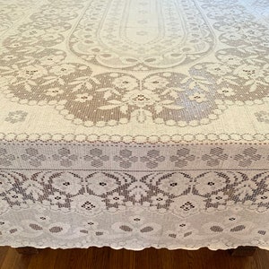 101" x 58" Vintage Quaker Lace Tablecloth, Antique Ivory