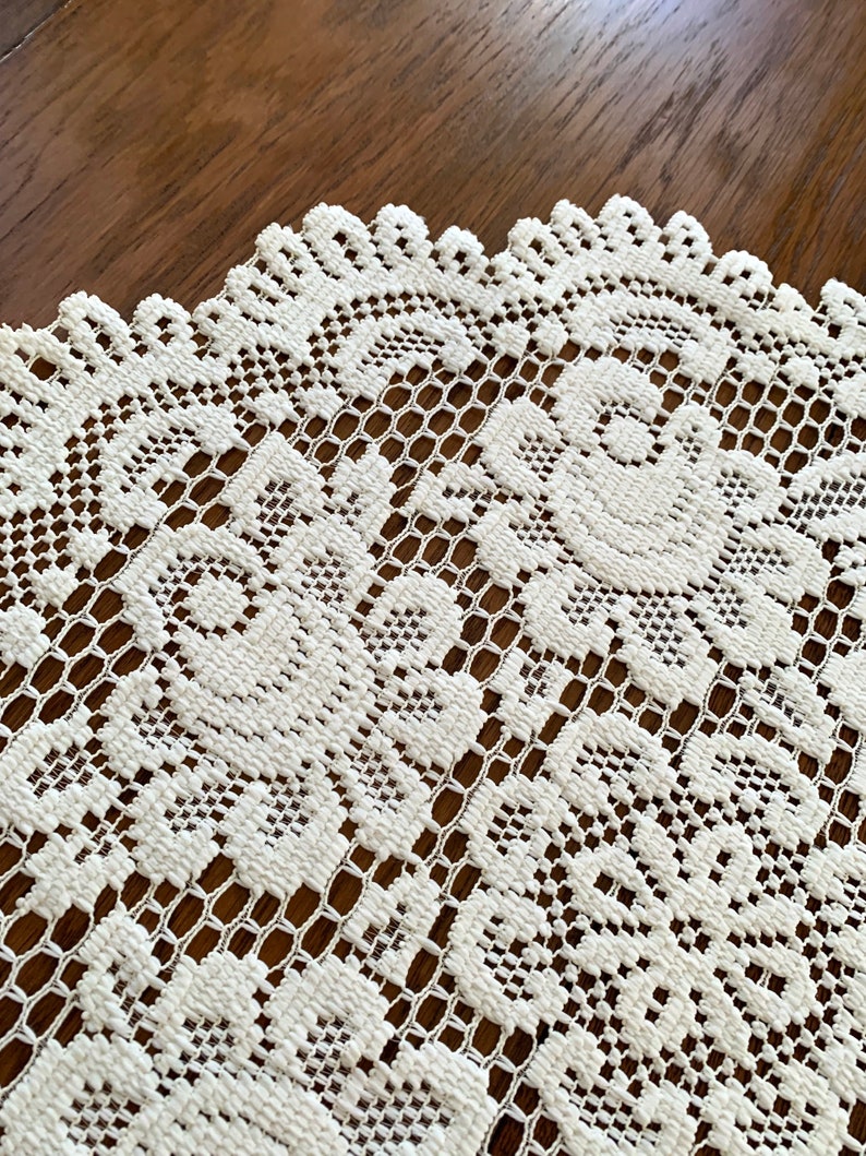 Individual Vintage Doily, Heavy Lace with Flowers, 19 Diameter image 6