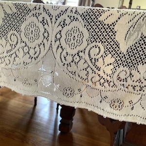 Vintage Quaker Lace Tablecloth No. 1103, 82" x 66", Ivory, Excellent Vintage Condition