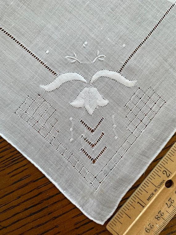 Vintage Linen Handkerchief: Drawn Thread Embroidery, Appliqued Flowers
