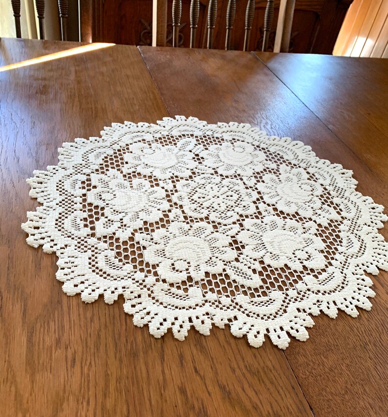 Individual Vintage Doily, Heavy Lace with Flowers, 19 Diameter image 4