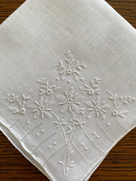 Vintage Bridal Hanky with Flower Embroidery, Crisp