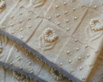 Creamy Floral Knit Wool Blanket