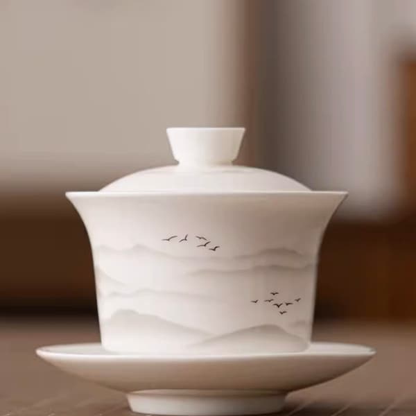 Porcelain Gaiwan with Black & White Mountain Drawing, 170ml, Sancai Bowl