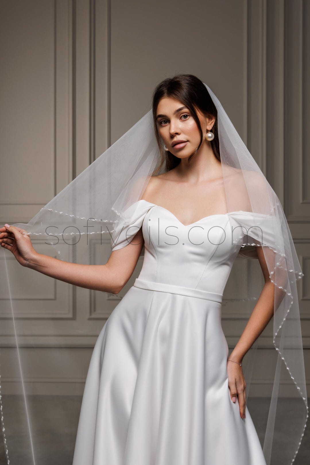 IPhone Edge Velo Da Sposa Con Pettine - 2 Strati, Bianco/Avorio, Lunghezza Gomito, Perline Sul Bordo, Nuovo Con Etichette Rotolo Velo Sposa - Foto 9