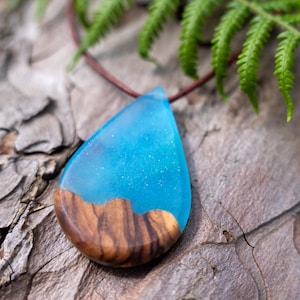 Olive Wood Epoxy Resin Drop Pendant Charm Gift Necklace Blue Handcrafted Handmade Nature Christmas Weihnachten