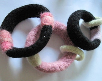 REGINA BRACELETS (Crocheted, Felted) Pattern