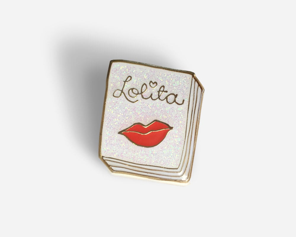 Pin book. Надпись книги. Брошь книга. Pin book. Pin book.