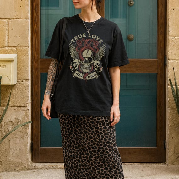 Vintage Snake Skull Unisex Graphic T-Shirt– Retro Grunge Rock Graphic Shirt for Women, Edgy Punk Aesthetic-Gothic Tattoo Style Graphic Shirt