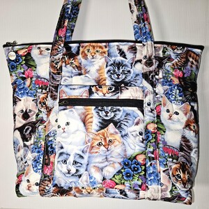 Bolso de mano de tela acolchada con un hermoso collage de gatos