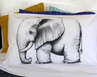 Funda de almohada de elefante, mirando hacia la izquierda. Pillowslip ilustrado. Regalo australiano con arte original de hilo dental-p.