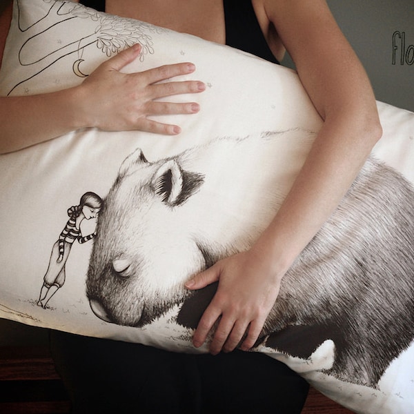 Wombat Poszewka z dziewczyną, skierowane w lewo. Zilustrowane pillowslip. Australijski prezent z oryginalną sztuką przez nici dentystycznego-p.