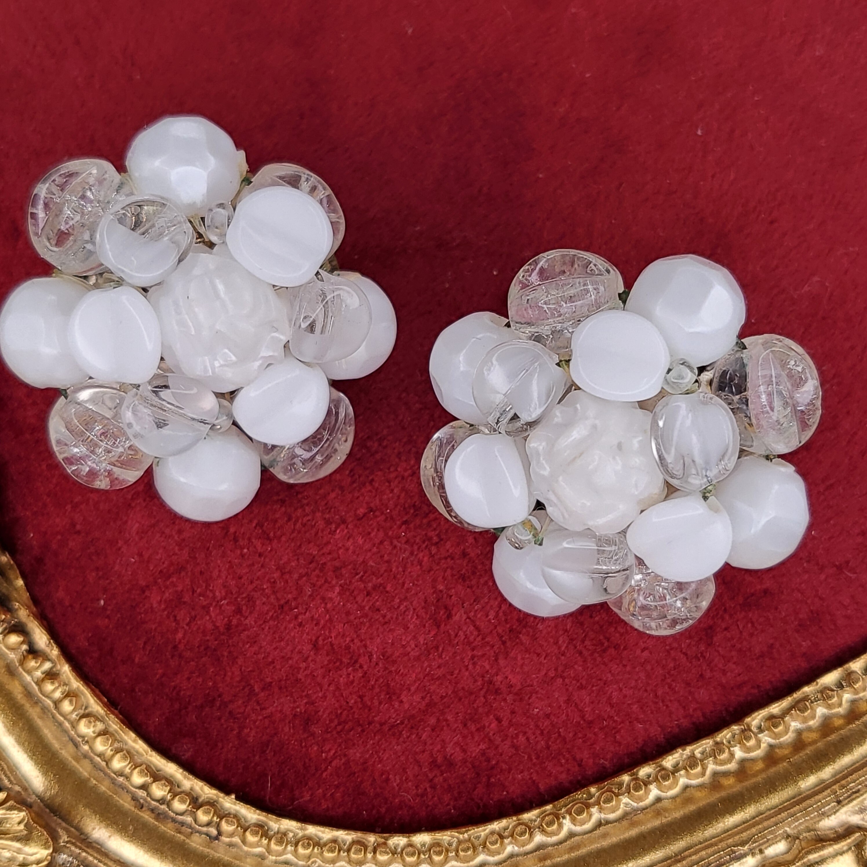 Boucles D'oreilles Clips Vintage Signées - Motif Fleur Gravé Avec Perle - Réf 3468