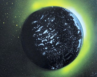 Planet Spray-Paint Schwarz-Weißer Planet mit (Neon) gelbem Schein