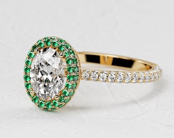 Anello con diamante ovale da 1,5 carati / Anello di fidanzamento con pavé 3D / Anello di lusso in oro bianco / Smeraldi Double Halo / Halo nascosto