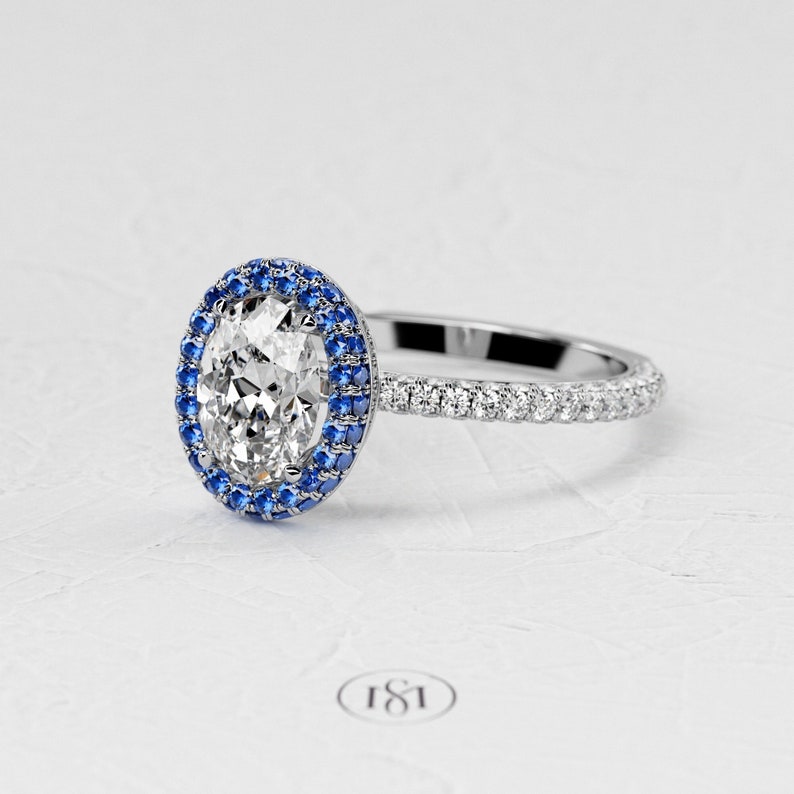 1,5 karaat ovale Lab Diamond Ring / 3D Pave verlovingsring / luxe witgouden ring / dubbele Halo blauwe saffier / verborgen Halo afbeelding 1