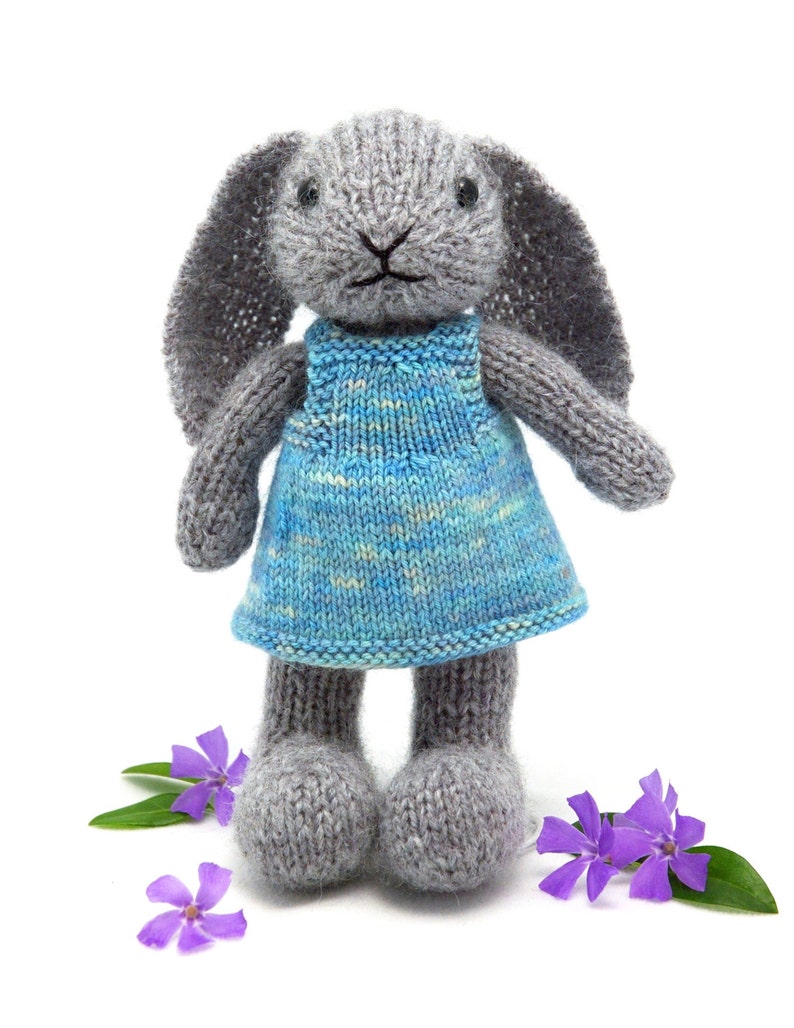 Well-dressed Bunny Knitting Pattern image 3