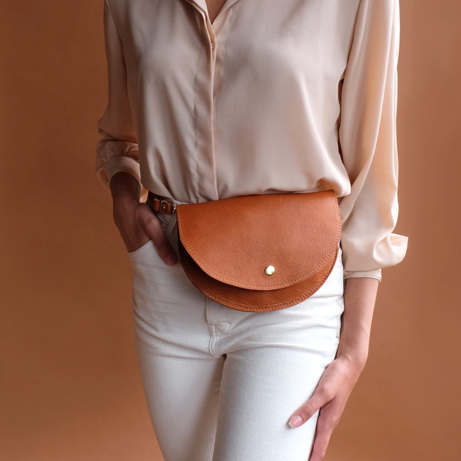 tan leather fanny pack
