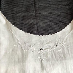 Vintage 1920s nightgown / embroidered white cotton / handmade / Made in France