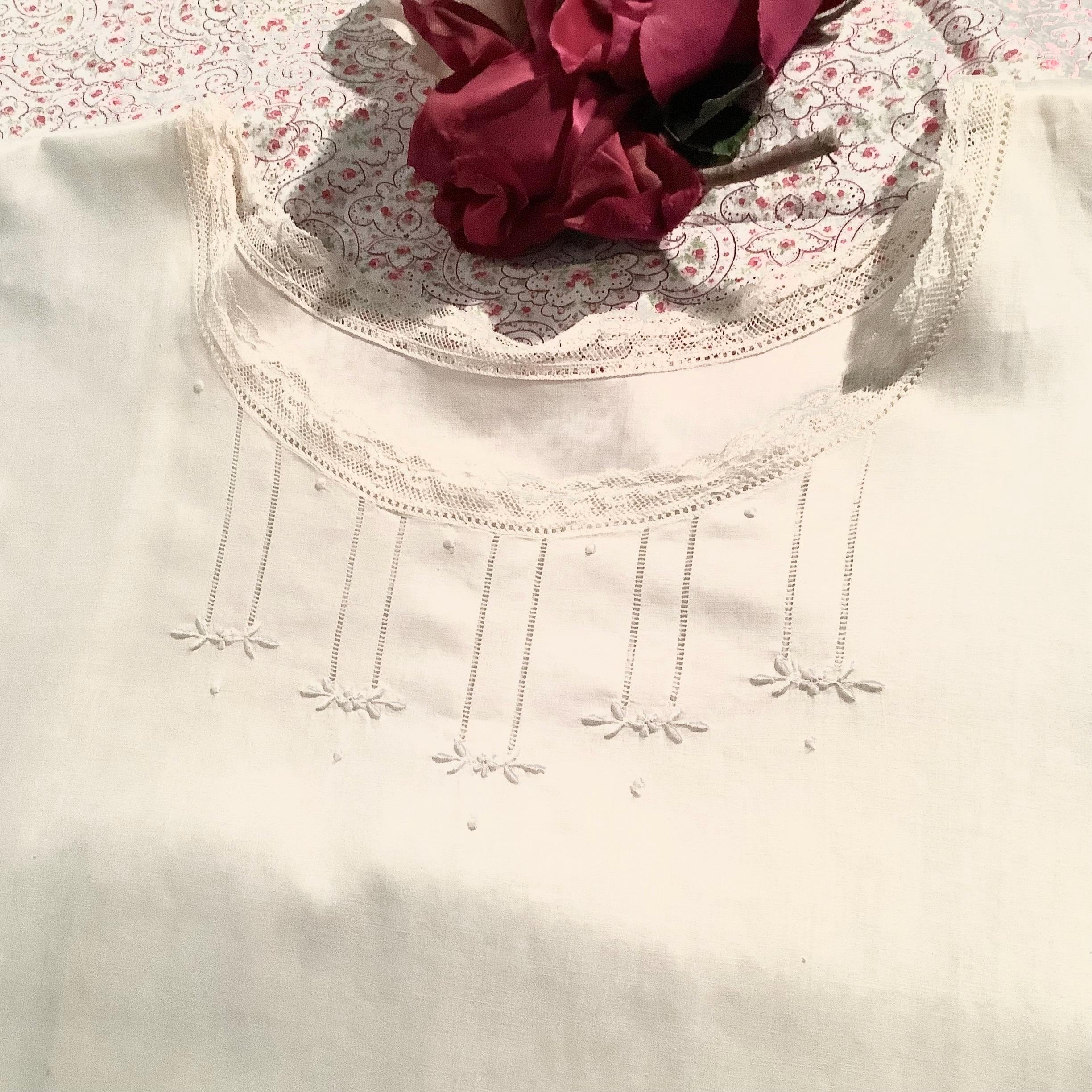Chemise De Nuit Ancienne Taille 40/42 Blanche Brodée Coton