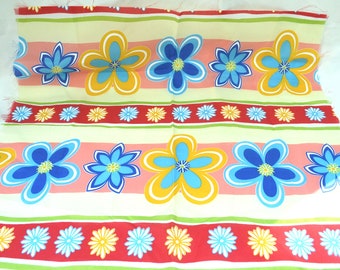 Vintage Fabric, Fabric Remnant, Floral Fabric, 1970's Fabric, Retro Fabric