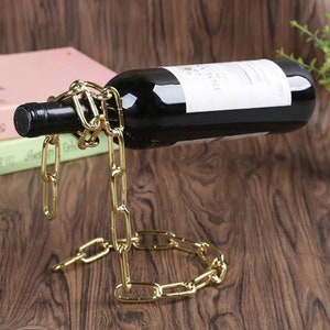 Weinregal mit hängender Kette, hängender Weinhalter aus Metall, Weinflaschenständer, Dekoration Wohnzimmer, Ornamente, einzigartiges Geschenk Bild 8