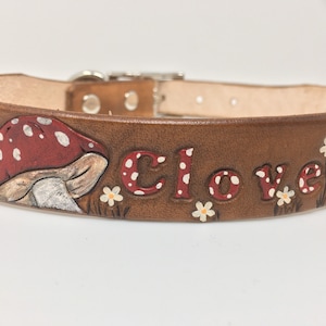 Collier fantaisiste en cuir champignon pour filles - Motif floral féerique des bois à pois