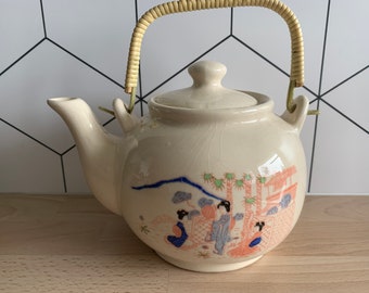 Teekanne mit japanischem Dekor aus Keramik mit Bambusgriff
